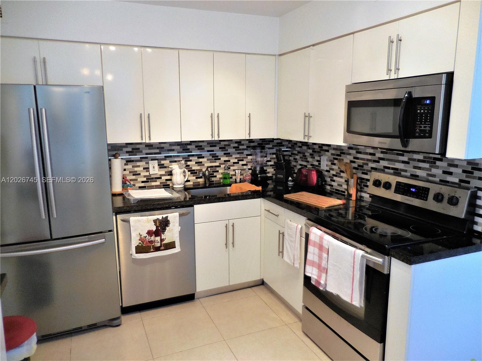 5151 Collins Ave # 519, Miami Beach FL 33140 — 40
