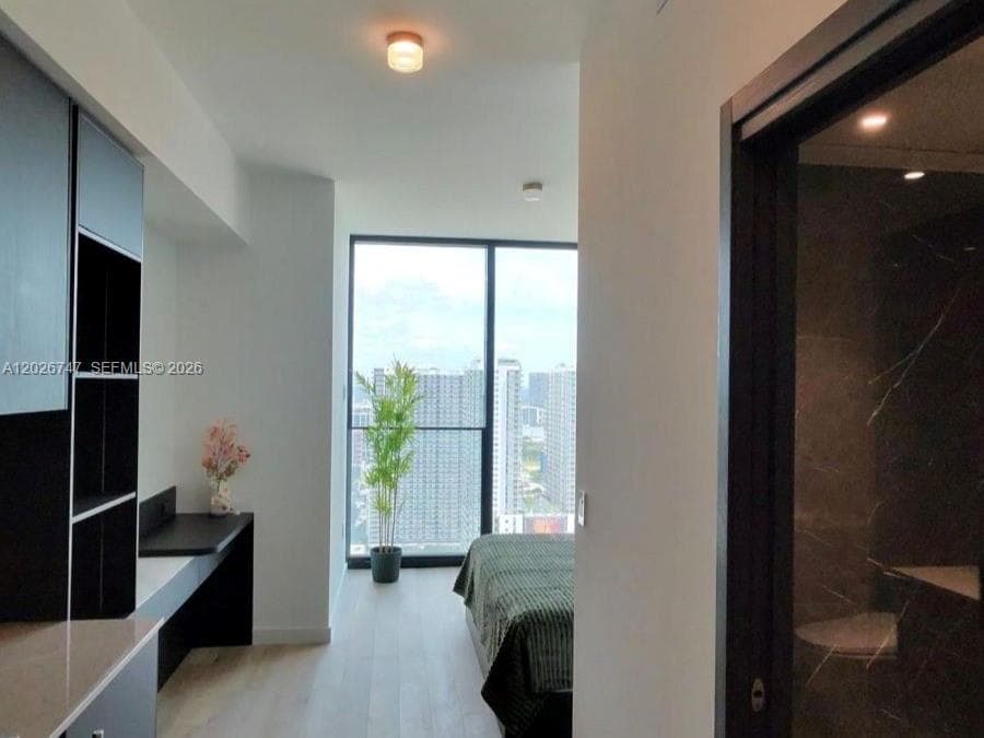 20 NE 11TH STREET # 3304, Miami FL 33132 — 2