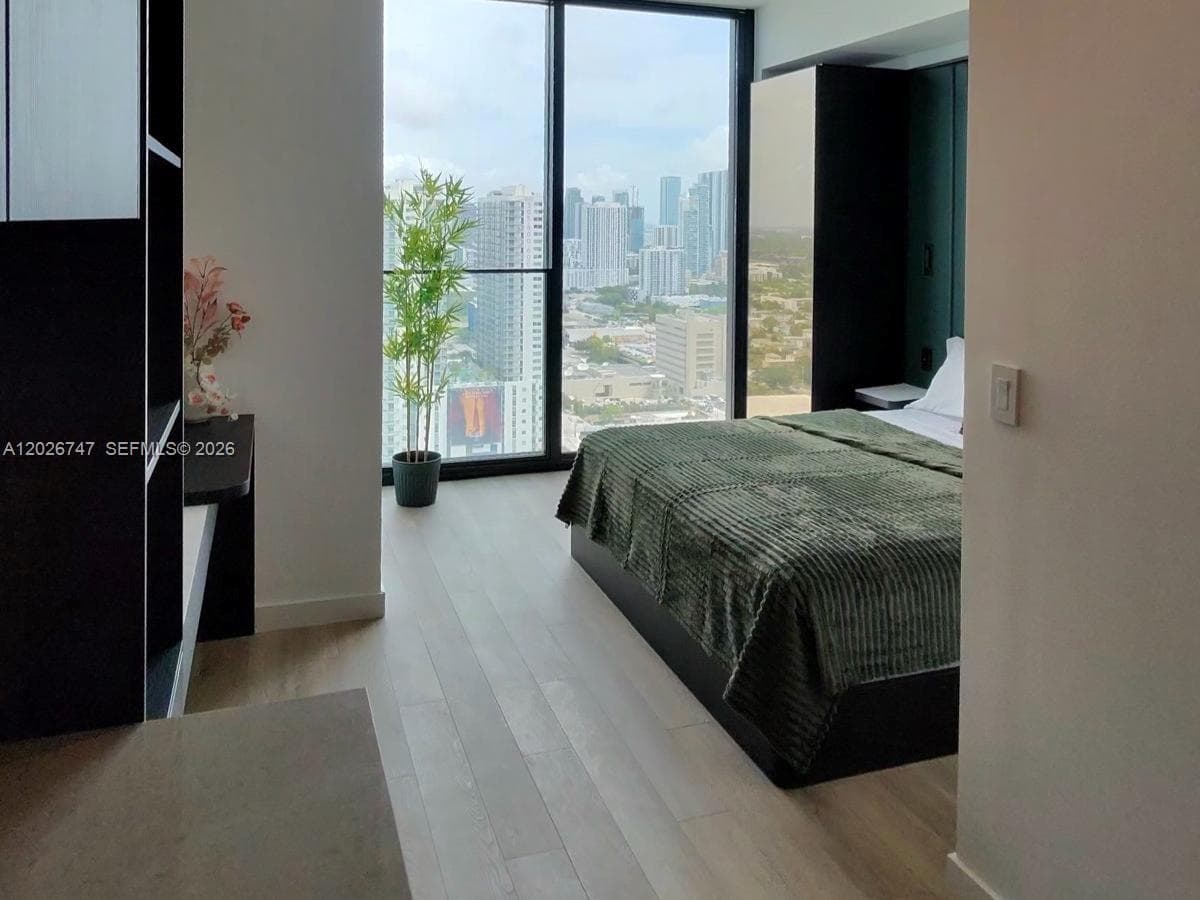 20 NE 11TH STREET # 3304, Miami FL 33132 — 3