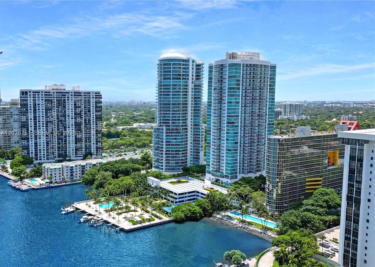 2101 Brickell Ave # 1907, Miami FL 33129 — 18