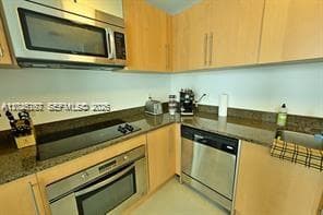 300 S Biscayne Blvd # 2609, Miami FL 33131 — 7