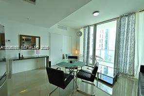 300 S Biscayne Blvd # 2609, Miami FL 33131 — 3