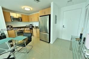 300 S Biscayne Blvd # 2609, Miami FL 33131 — 5