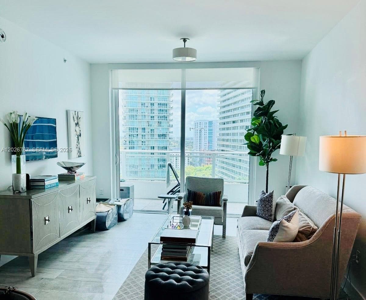 1080 Brickell Ave # 1703, Miami FL 33131 — 17