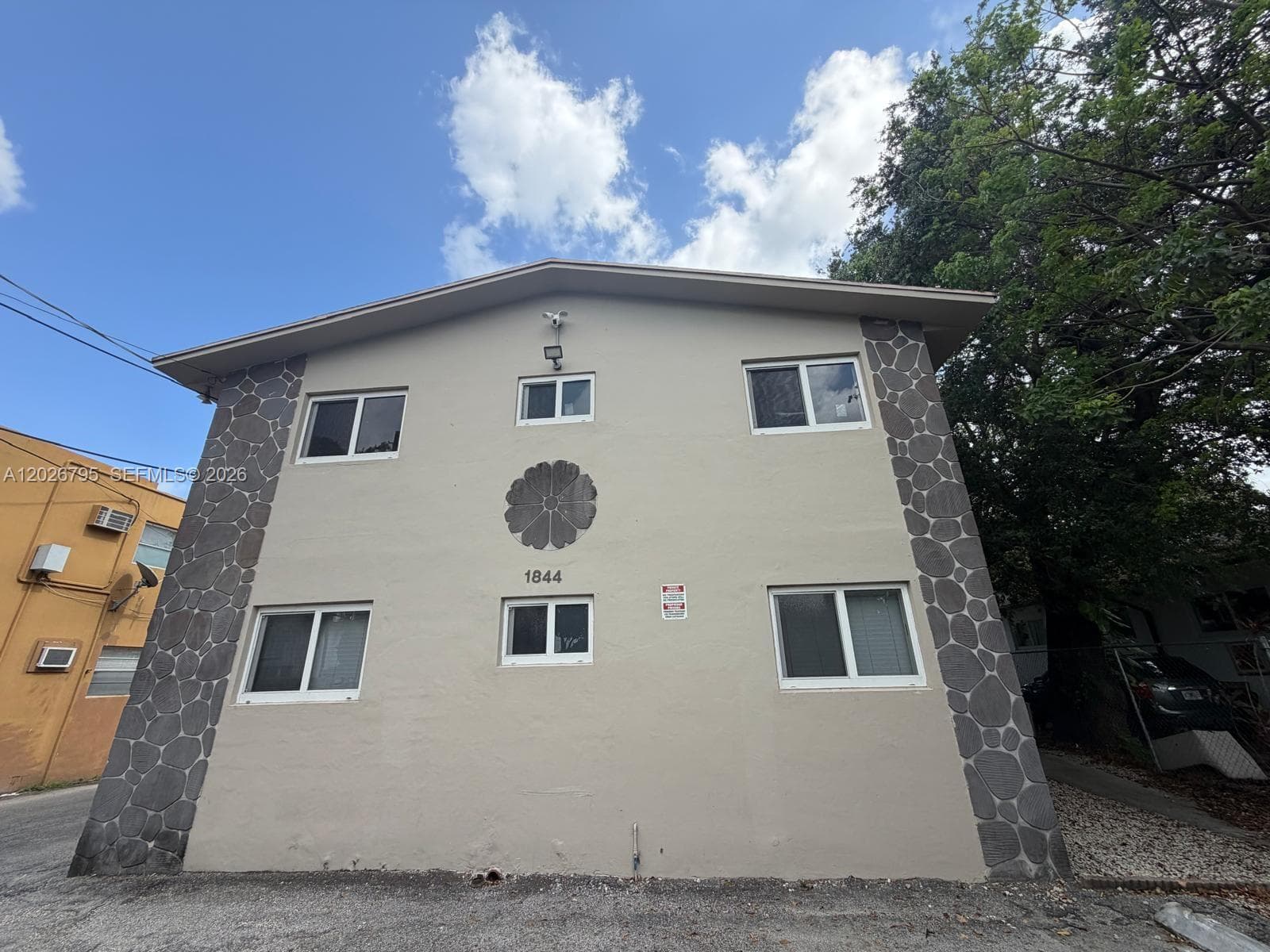 1844 NW 19th St # 1, Miami FL 33125 — 1