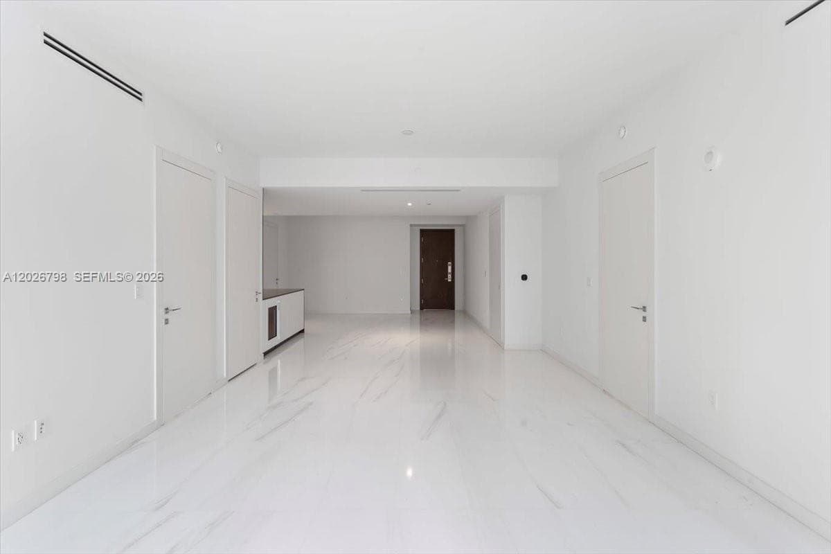 300 Biscayne Blvd Way # 4609, Miami FL 33131 — 7