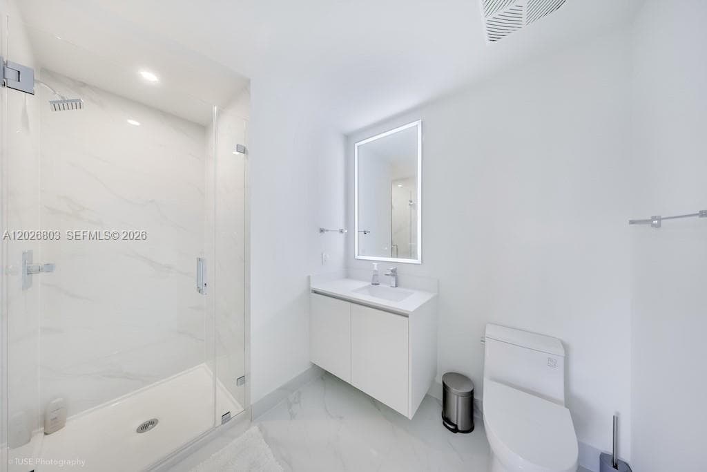 700 NE 24 St # 1403, Miami FL 33137 — 16