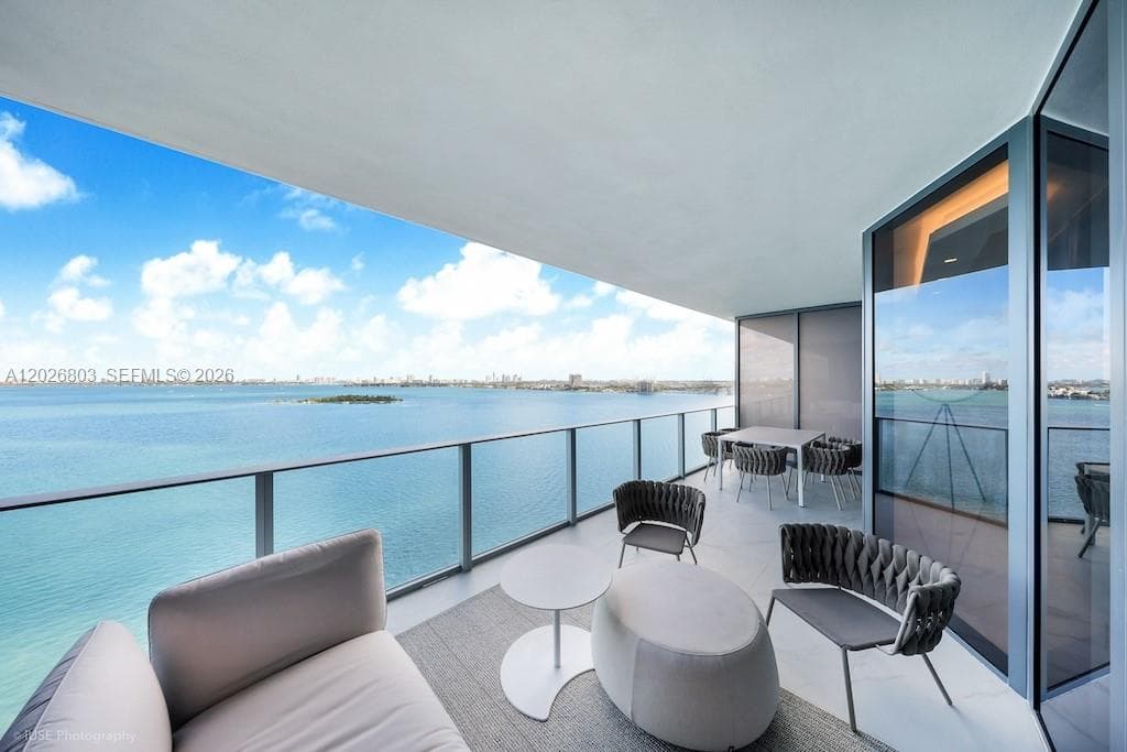 700 NE 24 St # 1403, Miami FL 33137 — 1