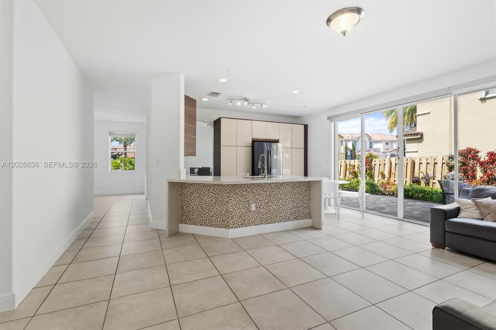 8610 NW 110th Ave, Doral FL 33178 — 7