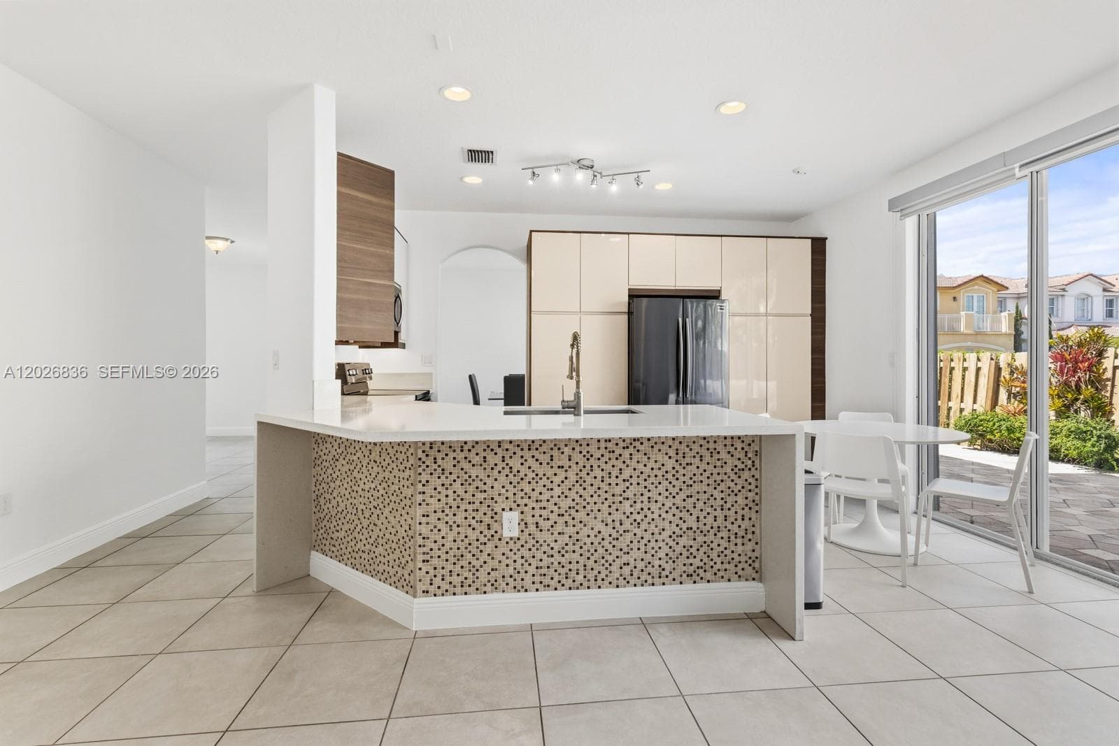 8610 NW 110th Ave, Doral FL 33178 — 40