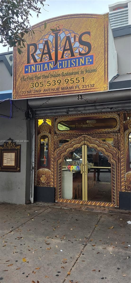 33 NE 2nd Ave, Miami FL 33131 — 3