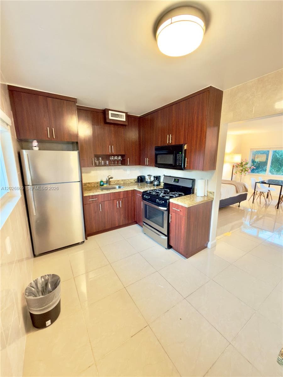 1043 94th St # 4, Bay Harbor Islands FL 33154 — 7