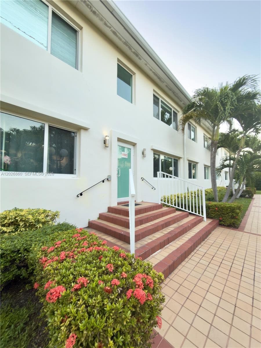 1043 94th St # 4, Bay Harbor Islands FL 33154 — 1