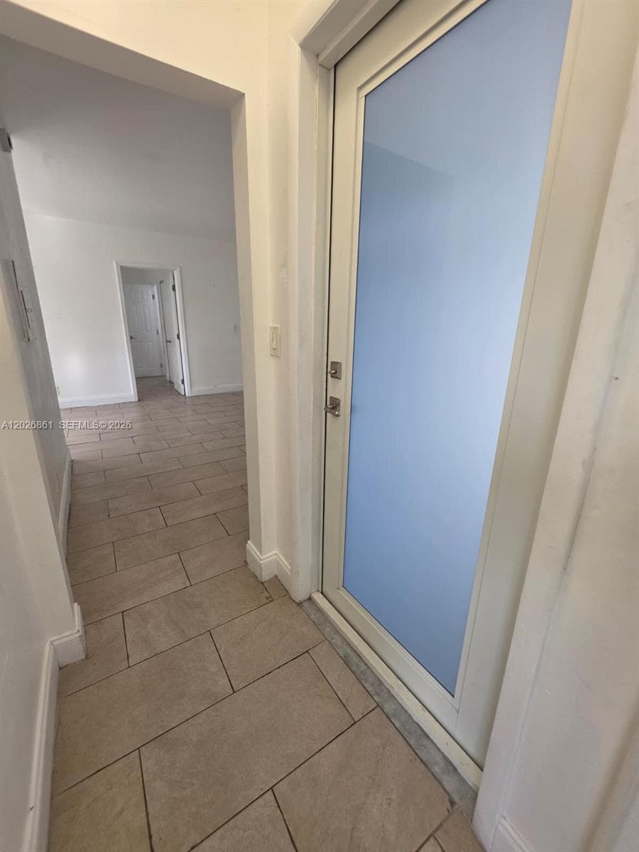 7155 Rue Notre Dame # 6, Miami Beach FL 33141 — 9