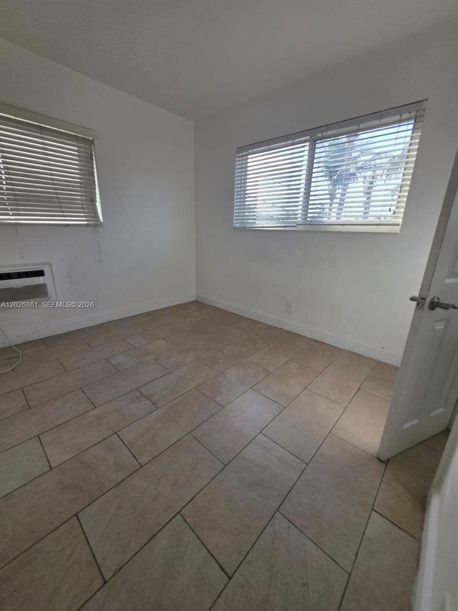 7155 Rue Notre Dame # 6, Miami Beach FL 33141 — 10