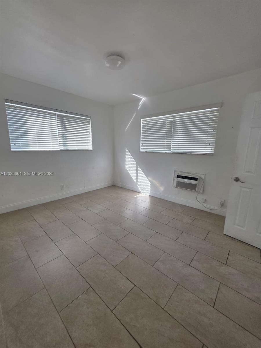 7155 Rue Notre Dame # 6, Miami Beach FL 33141 — 14