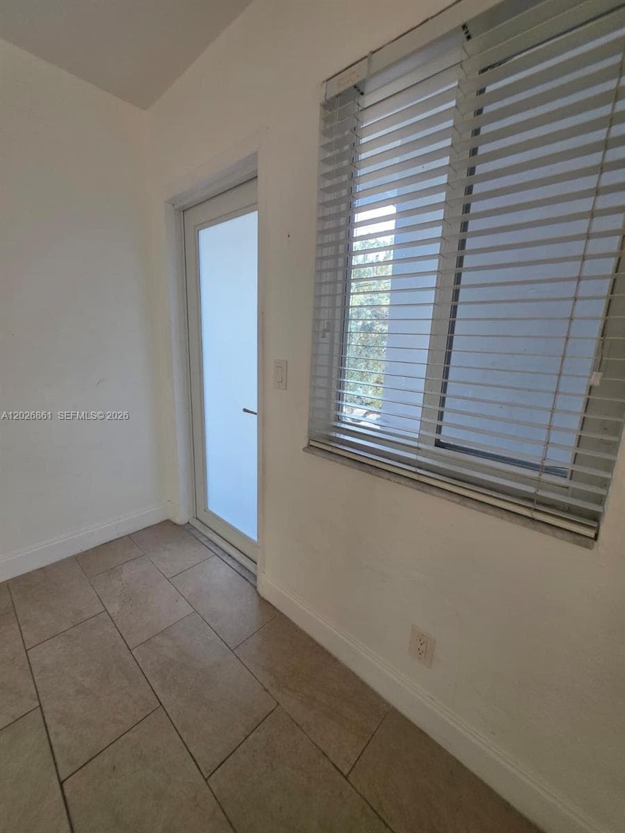 7155 Rue Notre Dame # 6, Miami Beach FL 33141 — 15