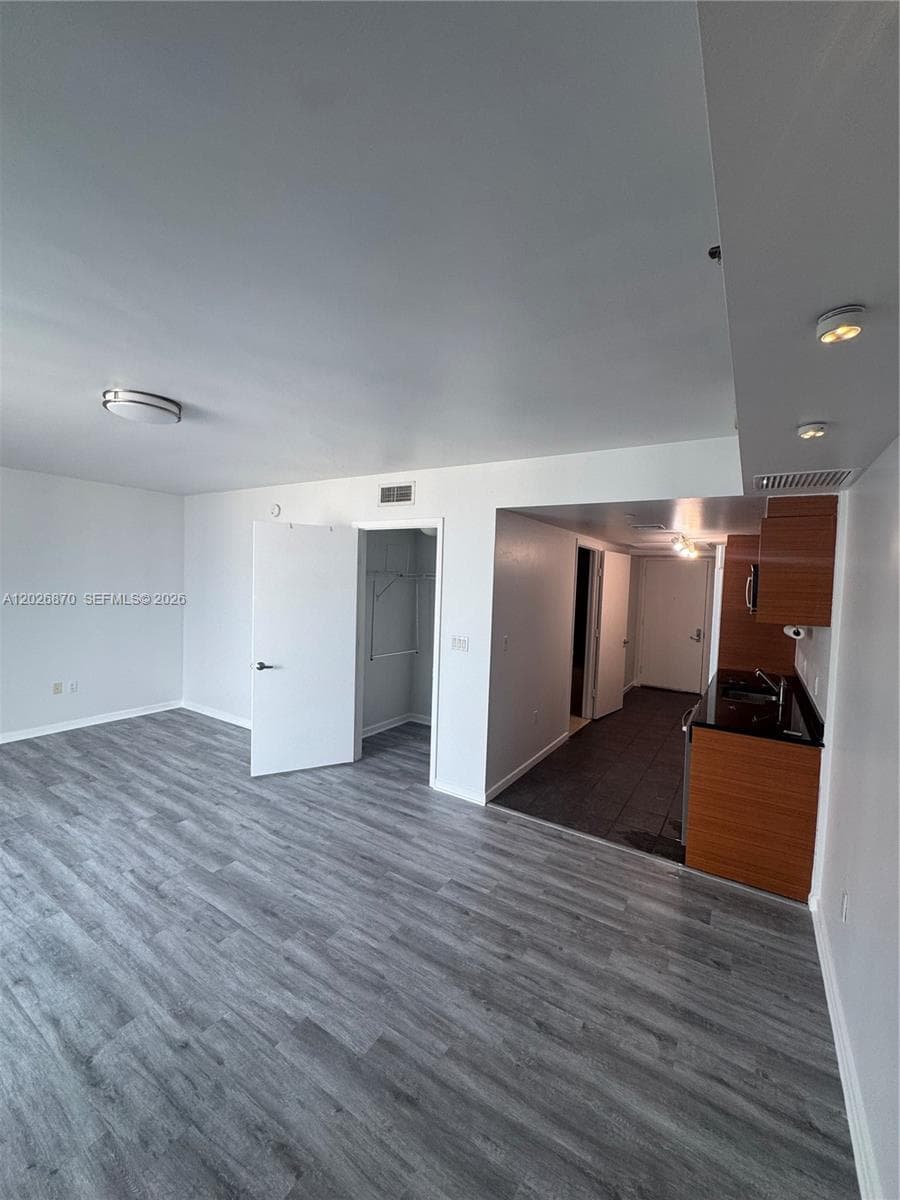 50 Biscayne Blvd # 3303, Miami FL 33132 — 2