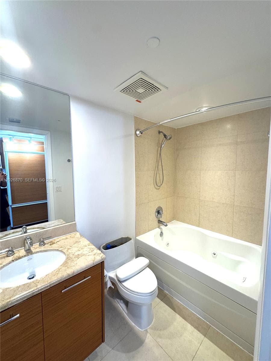 50 Biscayne Blvd # 3303, Miami FL 33132 — 13