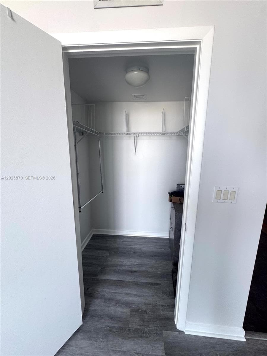 50 Biscayne Blvd # 3303, Miami FL 33132 — 17