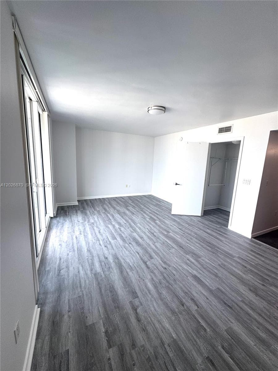 50 Biscayne Blvd # 3303, Miami FL 33132 — 3