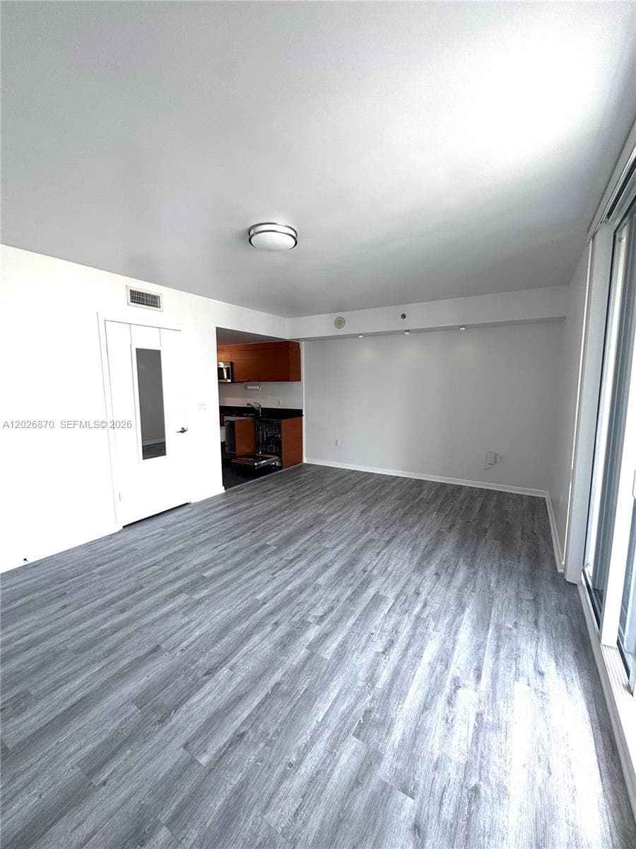 50 Biscayne Blvd # 3303, Miami FL 33132 — 5