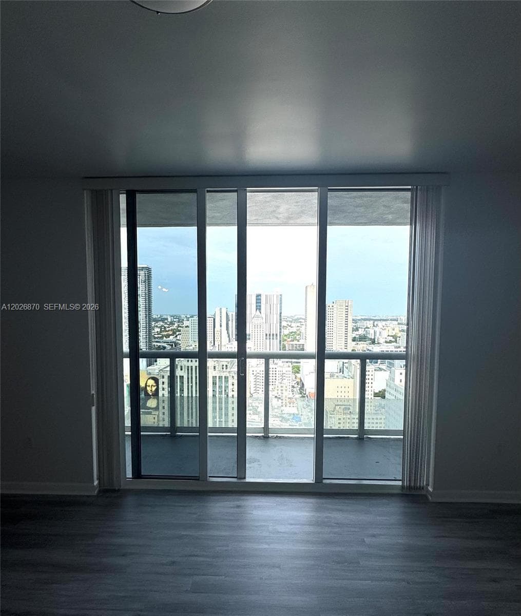 50 Biscayne Blvd # 3303, Miami FL 33132 — 33