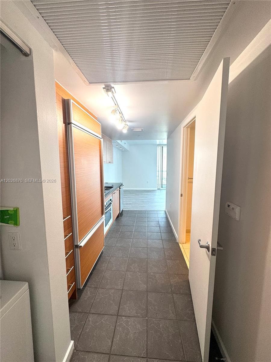 50 Biscayne Blvd # 3303, Miami FL 33132 — 11