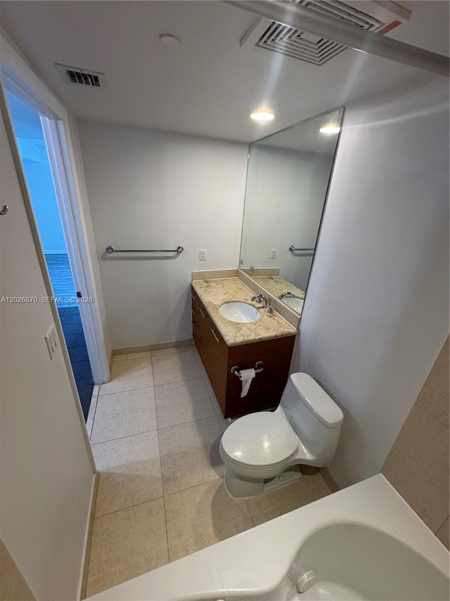 50 Biscayne Blvd # 3303, Miami FL 33132 — 31