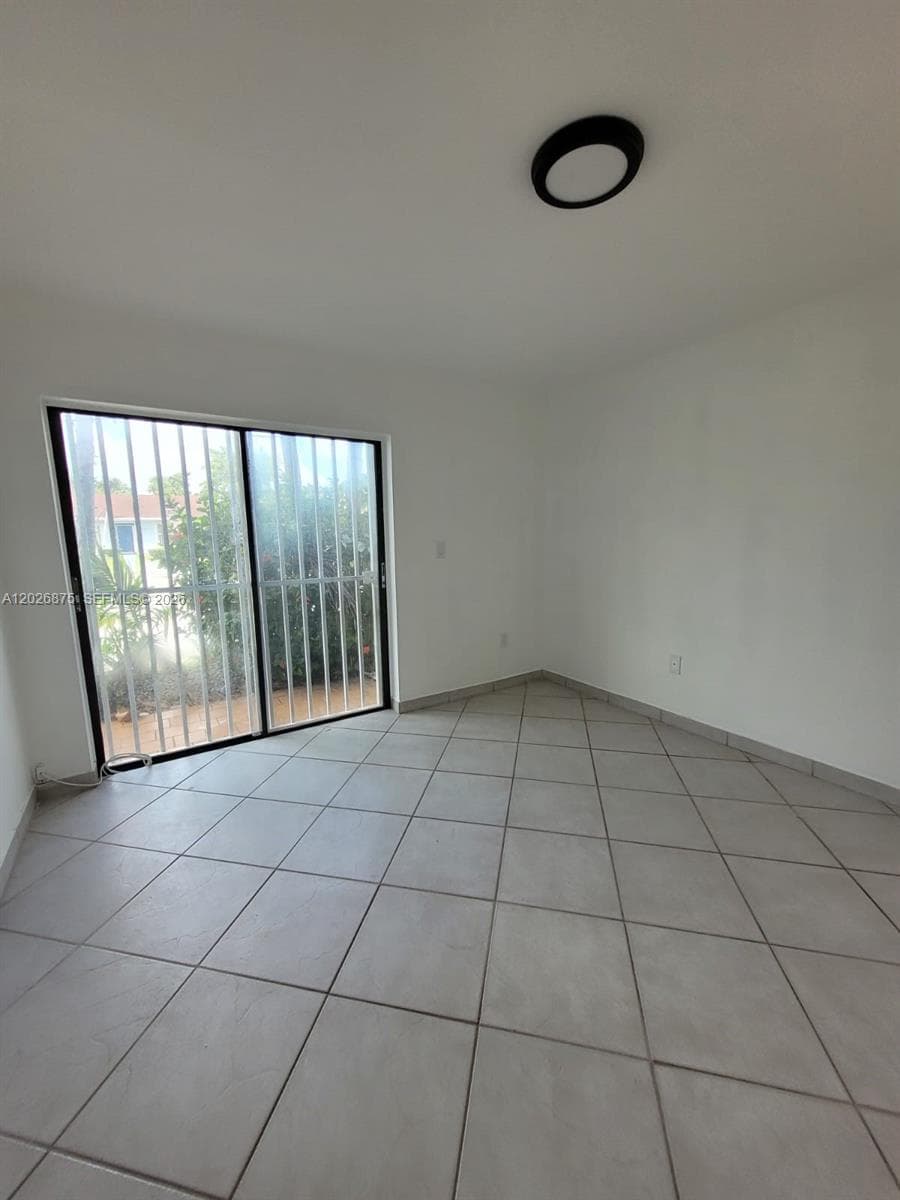 2438 SW 109th Ct, Miami FL 33165 — 7