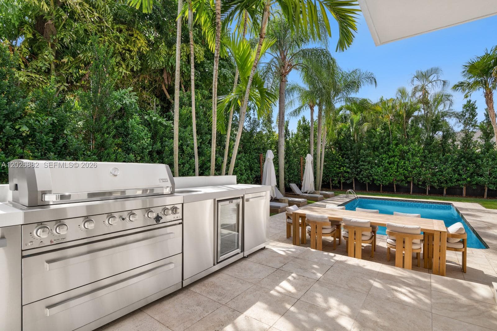7155 E Lago Dr, Coral Gables FL 33143 — 3