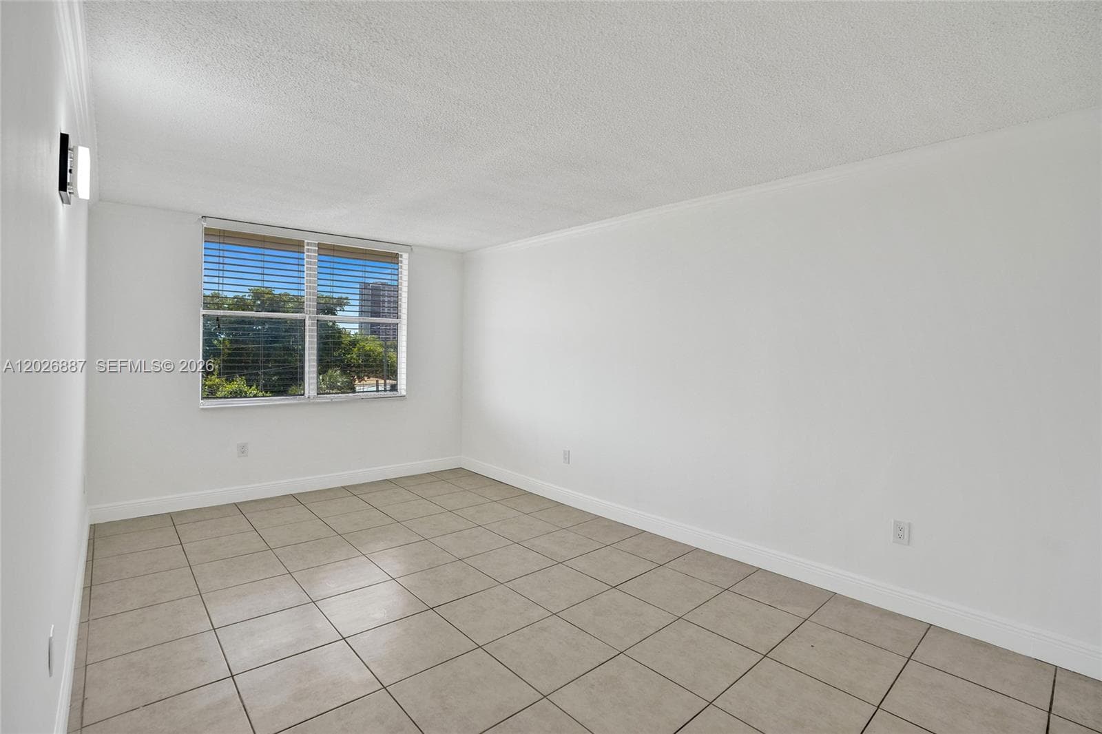 1800 Sans Souci Blvd # 435, North Miami FL 33181 — 25