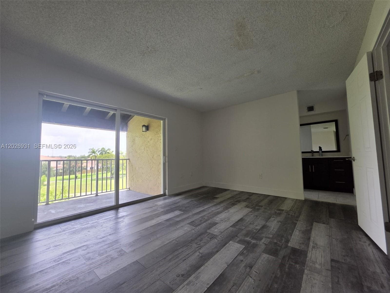 10003 NW 9th St Cir # 2, Miami FL 33172 — 6