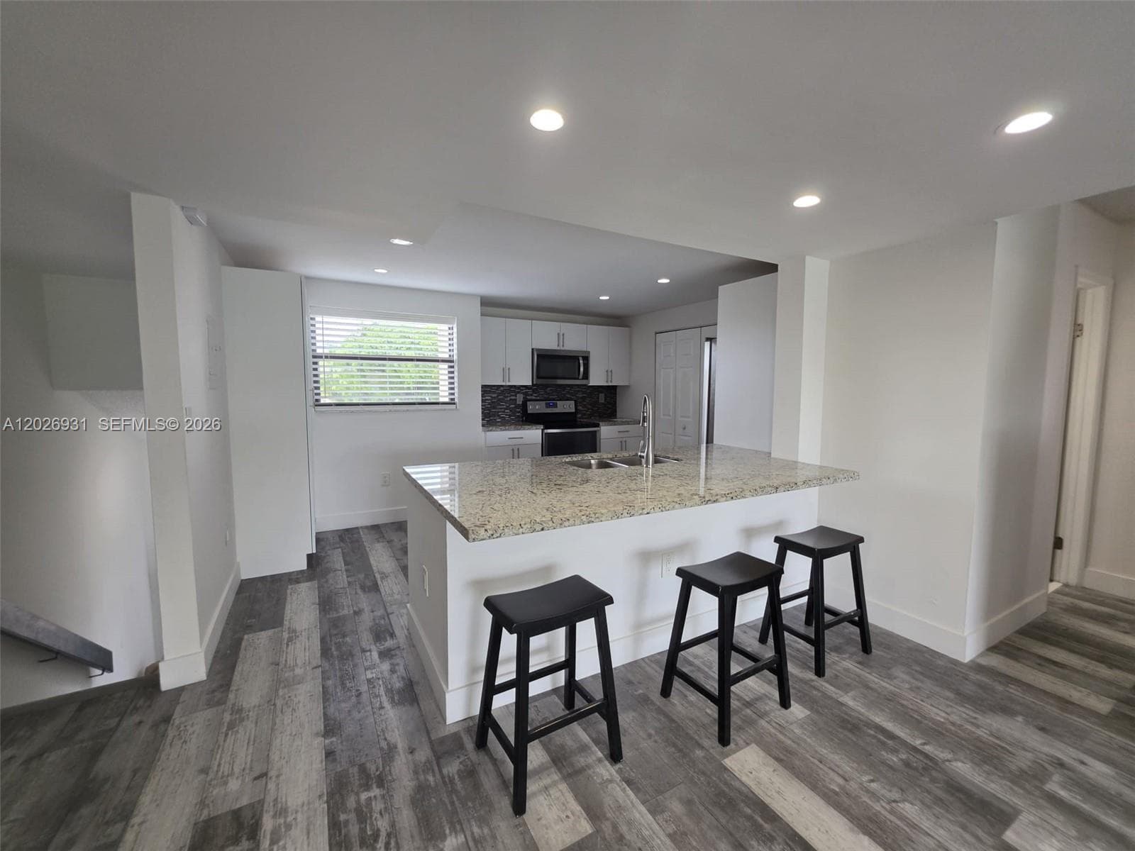 10003 NW 9th St Cir # 2, Miami FL 33172 — 3