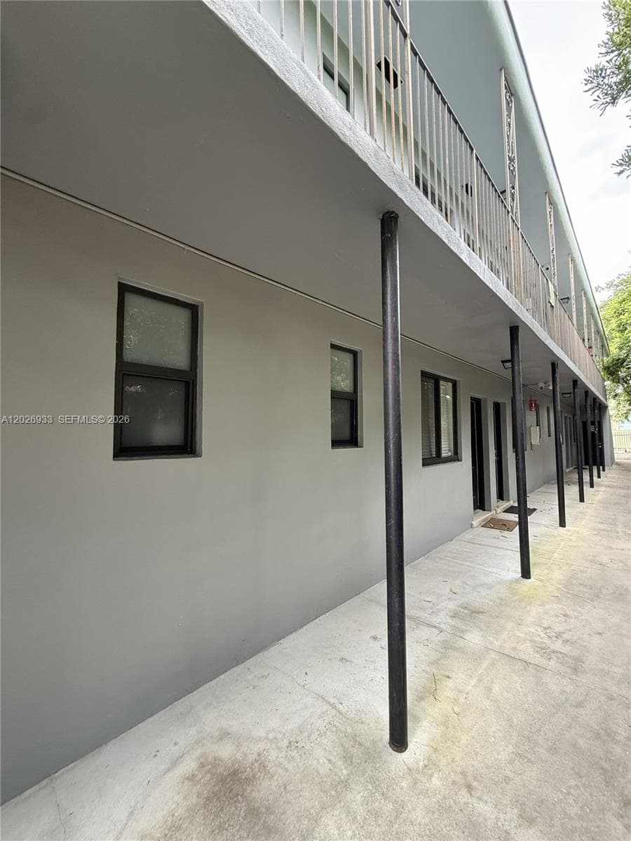 421 SW 6th St # 7, Miami FL 33130 — 8