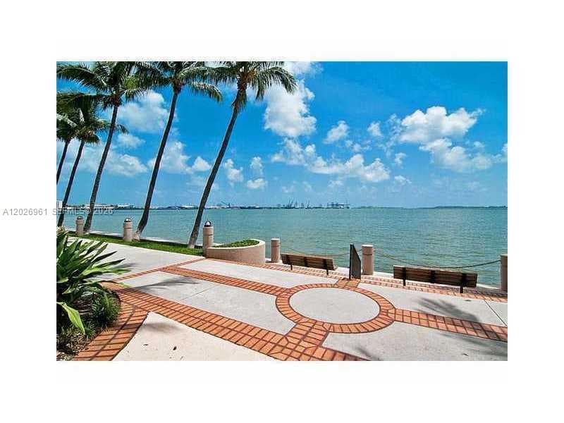Brickell Key Dr Brickell Key Dr # 410, Miami FL 33131 — 3
