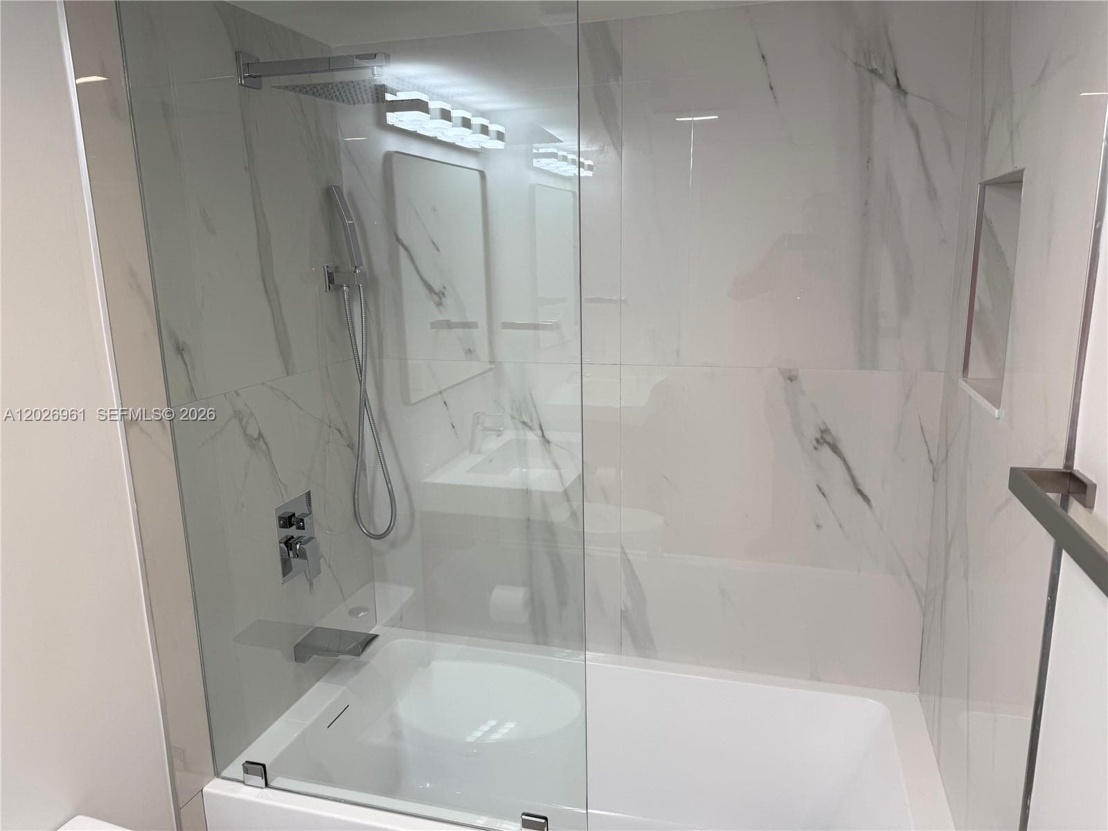 Brickell Key Dr Brickell Key Dr # 410, Miami FL 33131 — 9