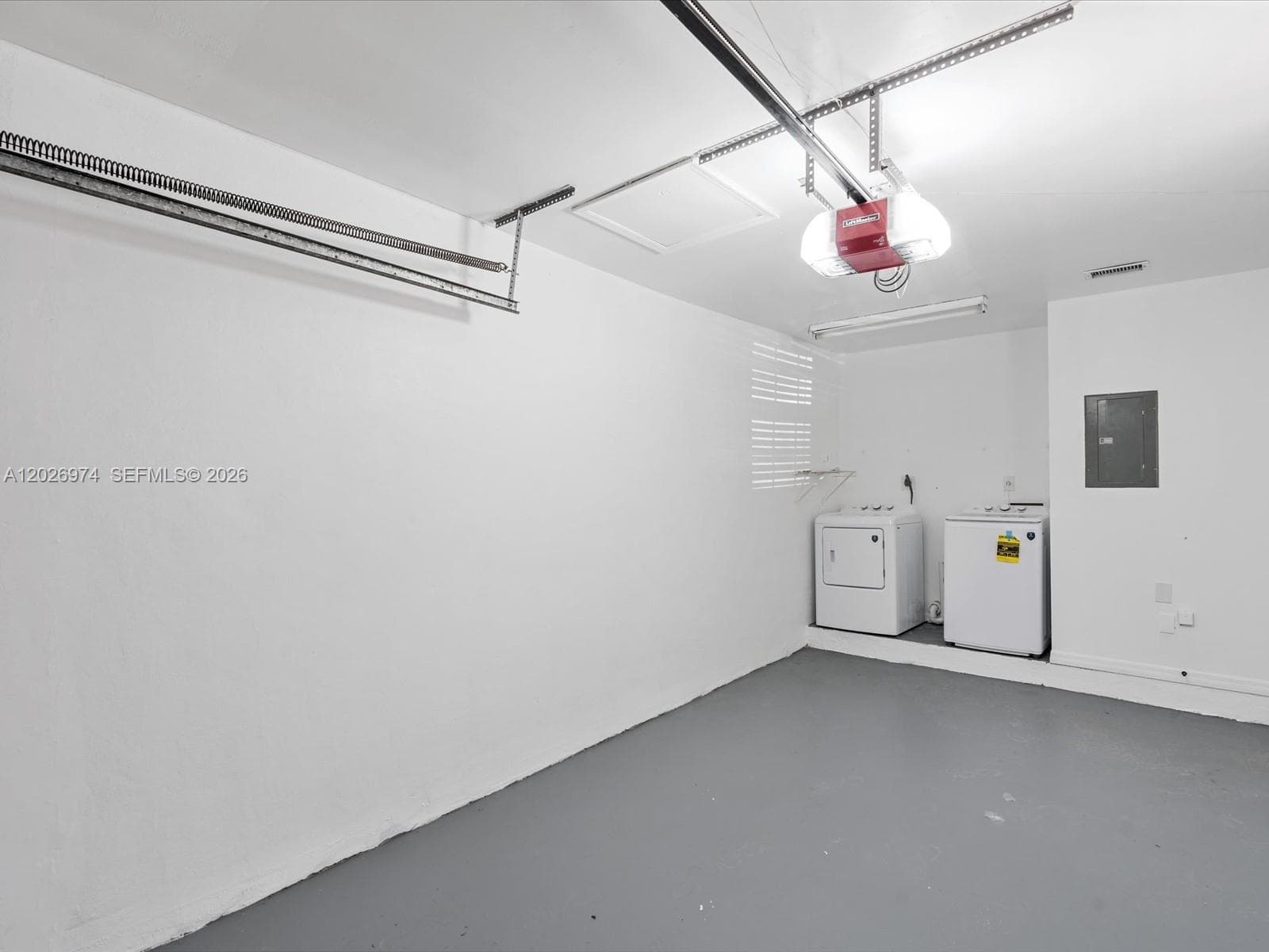 1089 NE 210th Ter, Miami FL 33179 — 23