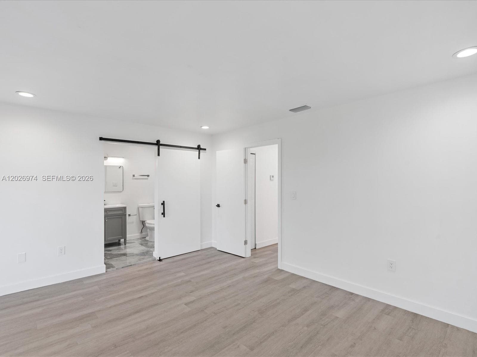 1089 NE 210th Ter, Miami FL 33179 — 16