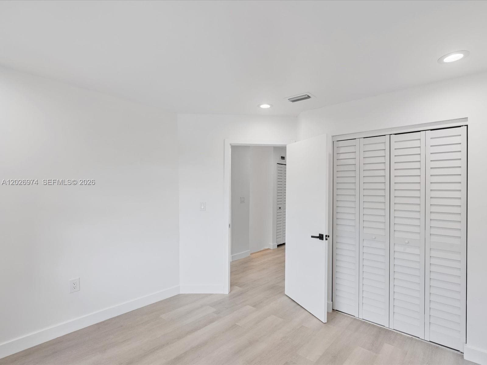 1089 NE 210th Ter, Miami FL 33179 — 20