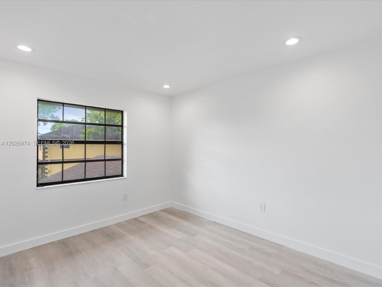 1089 NE 210th Ter, Miami FL 33179 — 18