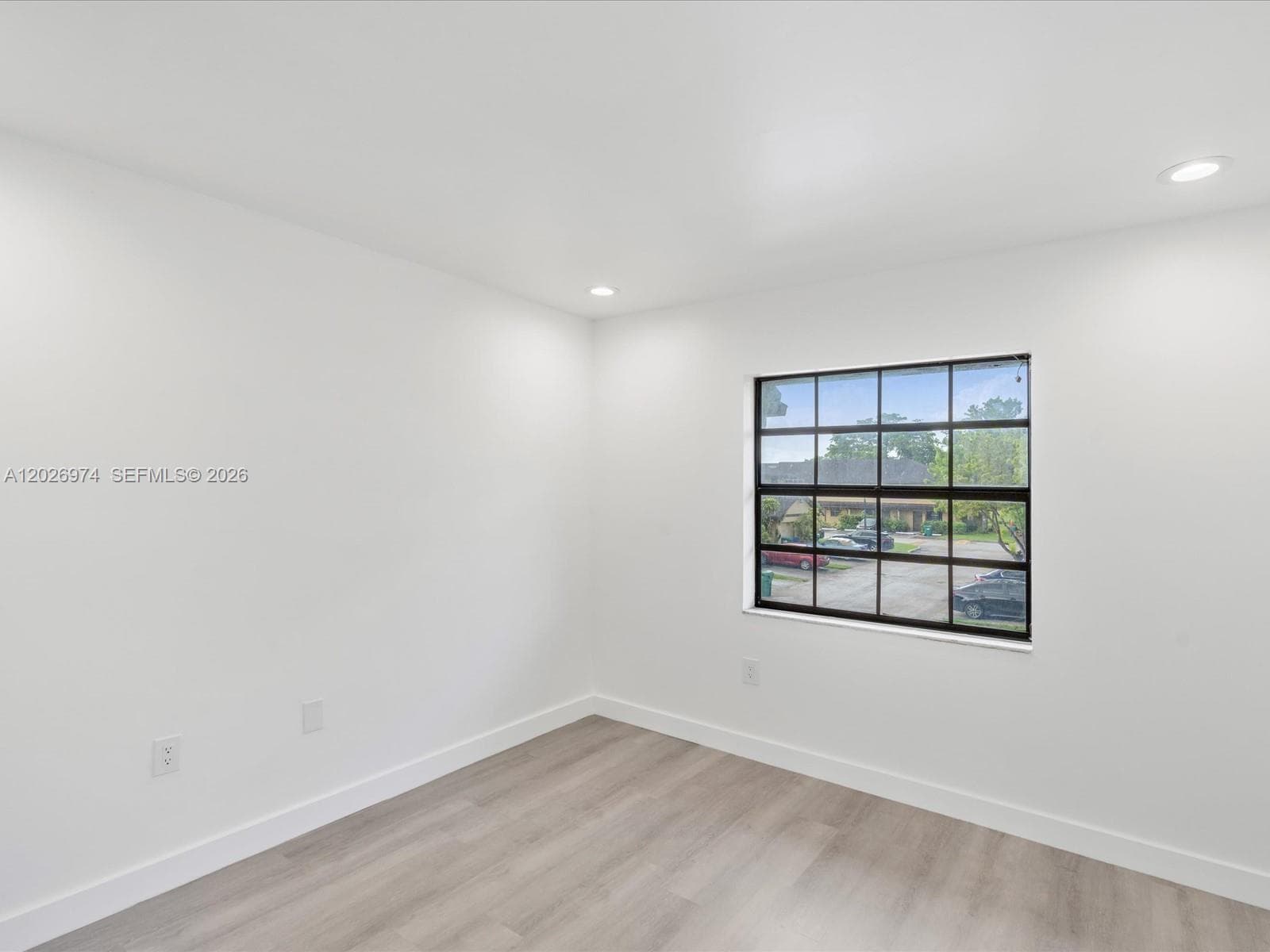 1089 NE 210th Ter, Miami FL 33179 — 19