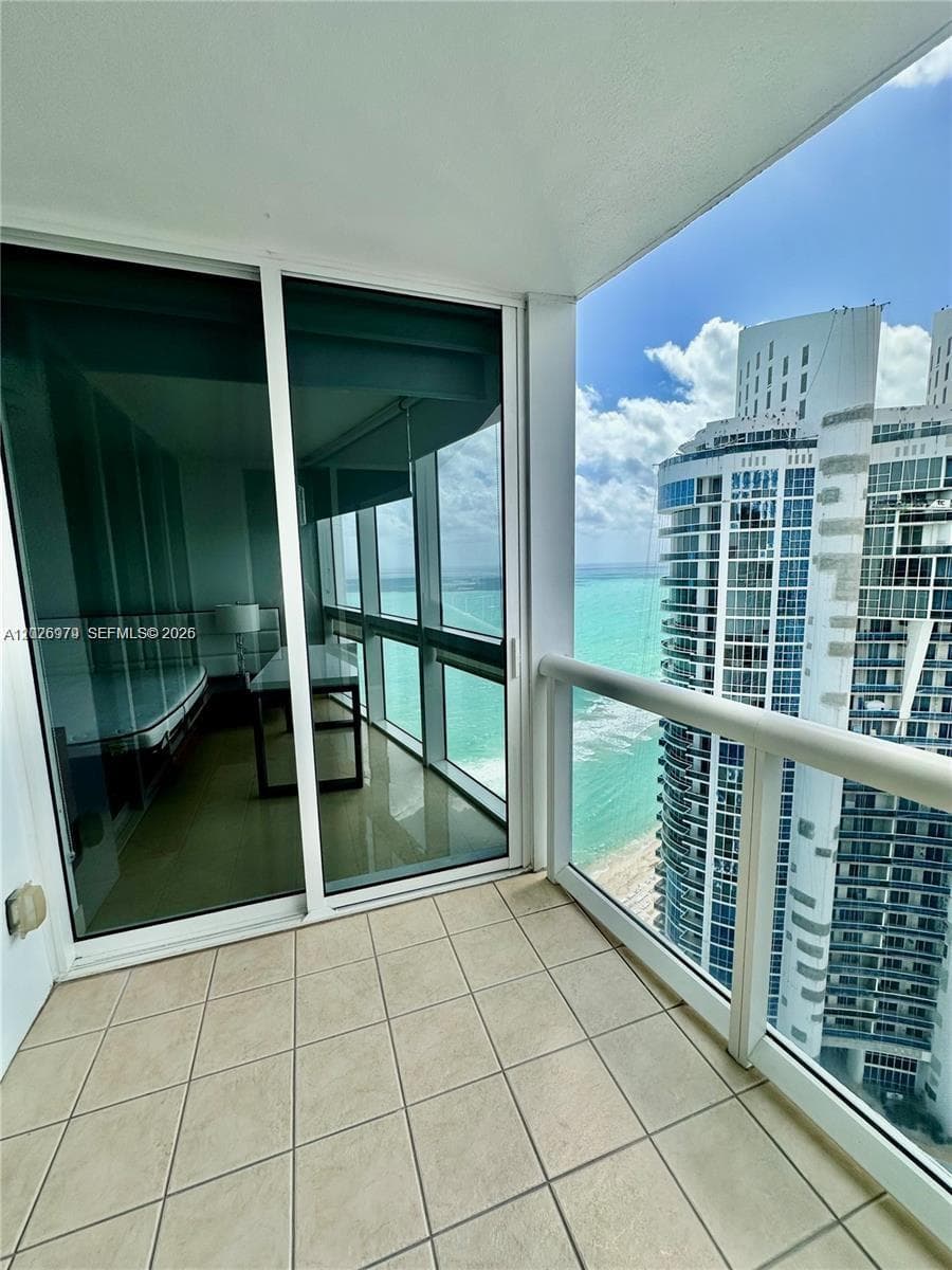 18201 Collins Ave # 5307, Sunny Isles Beach FL 33160 — 5