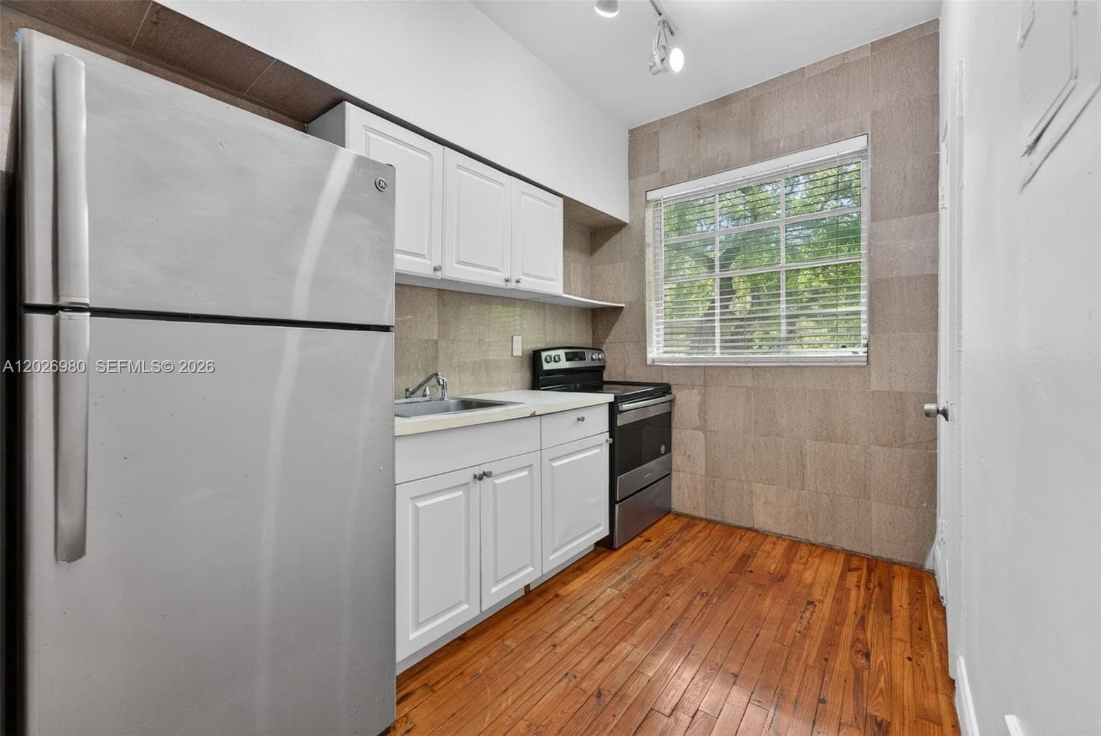 901 Pennsylvania Ave # 8, Miami Beach FL 33139 — 2