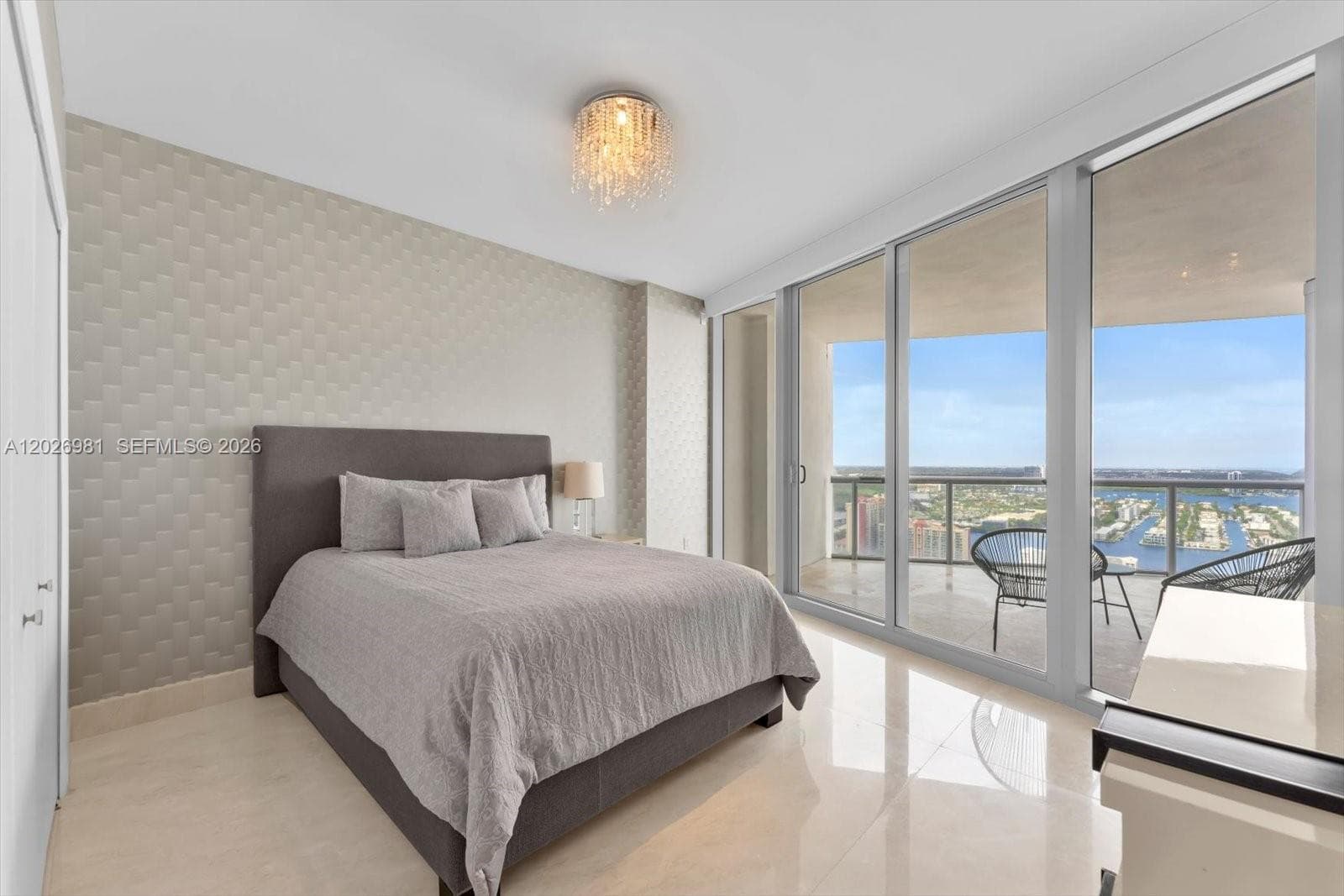 17121 Collins Ave # 3905, Sunny Isles Beach FL 33160 — 33
