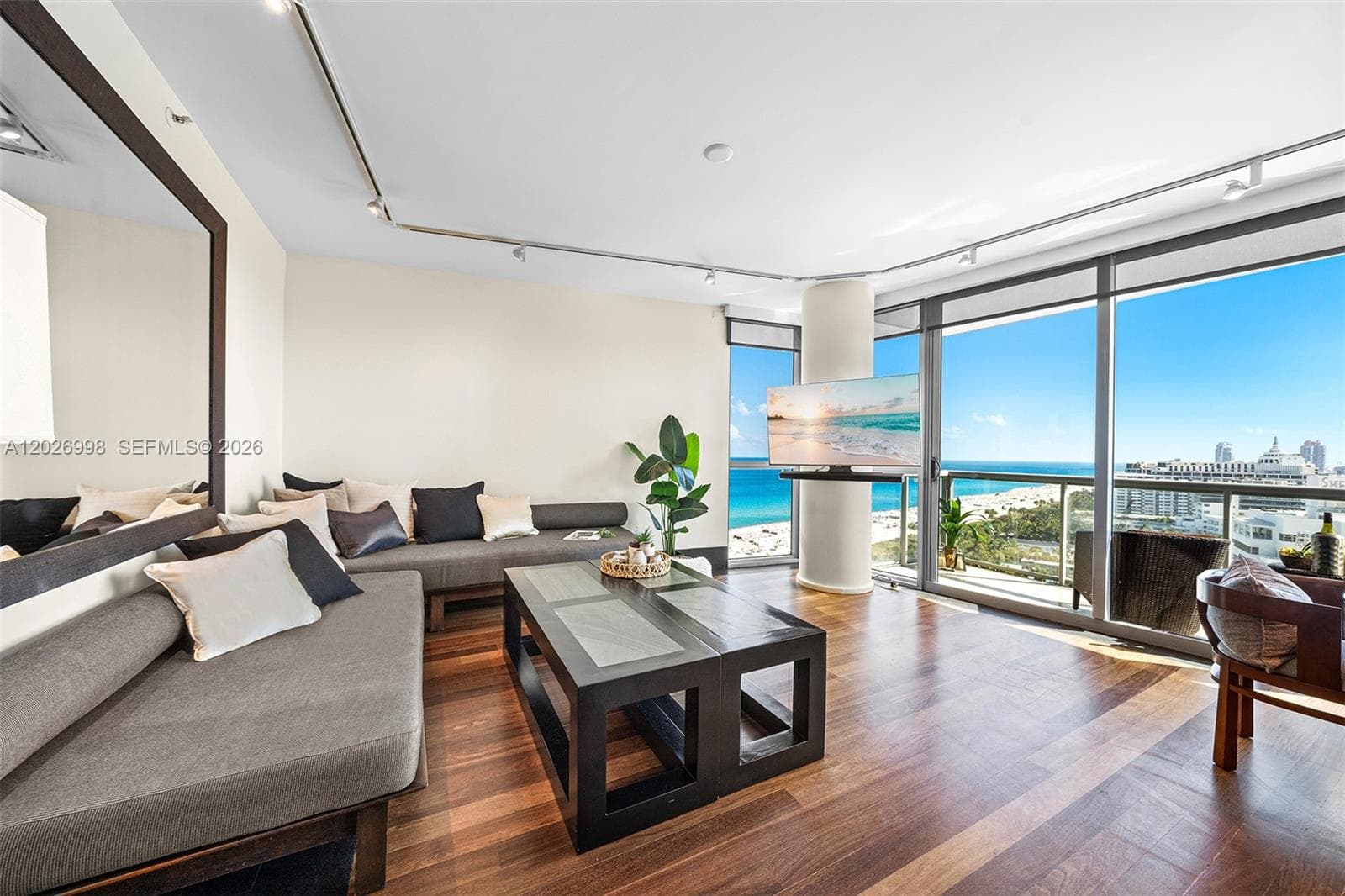 101 20th St # 2404, Miami Beach FL 33139 — 9