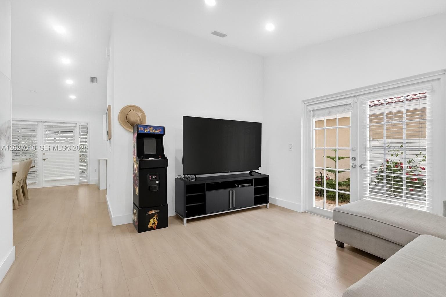 18847 NW 83rd Pl, Hialeah FL 33015 — 7