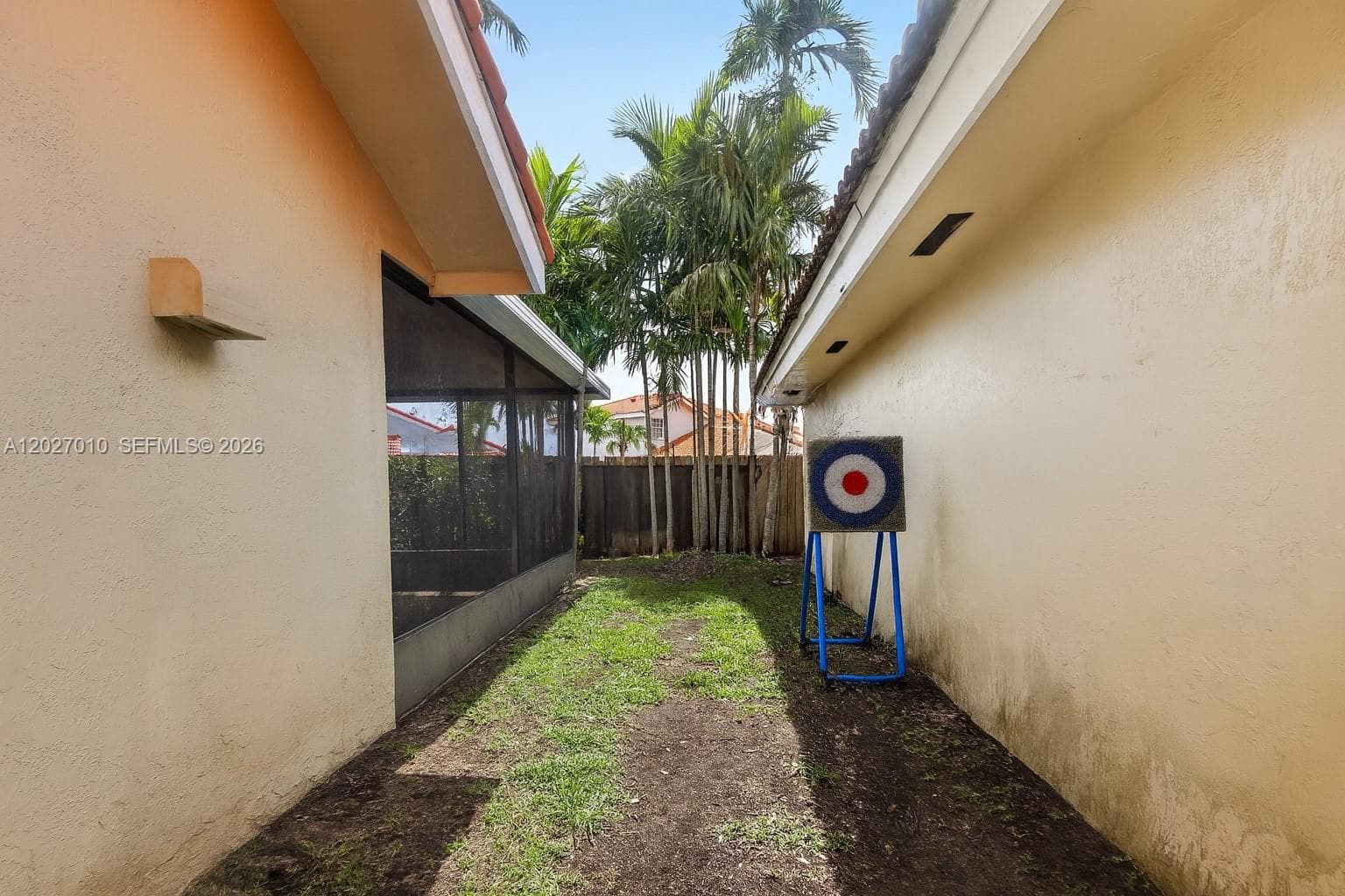 18847 NW 83rd Pl, Hialeah FL 33015 — 41