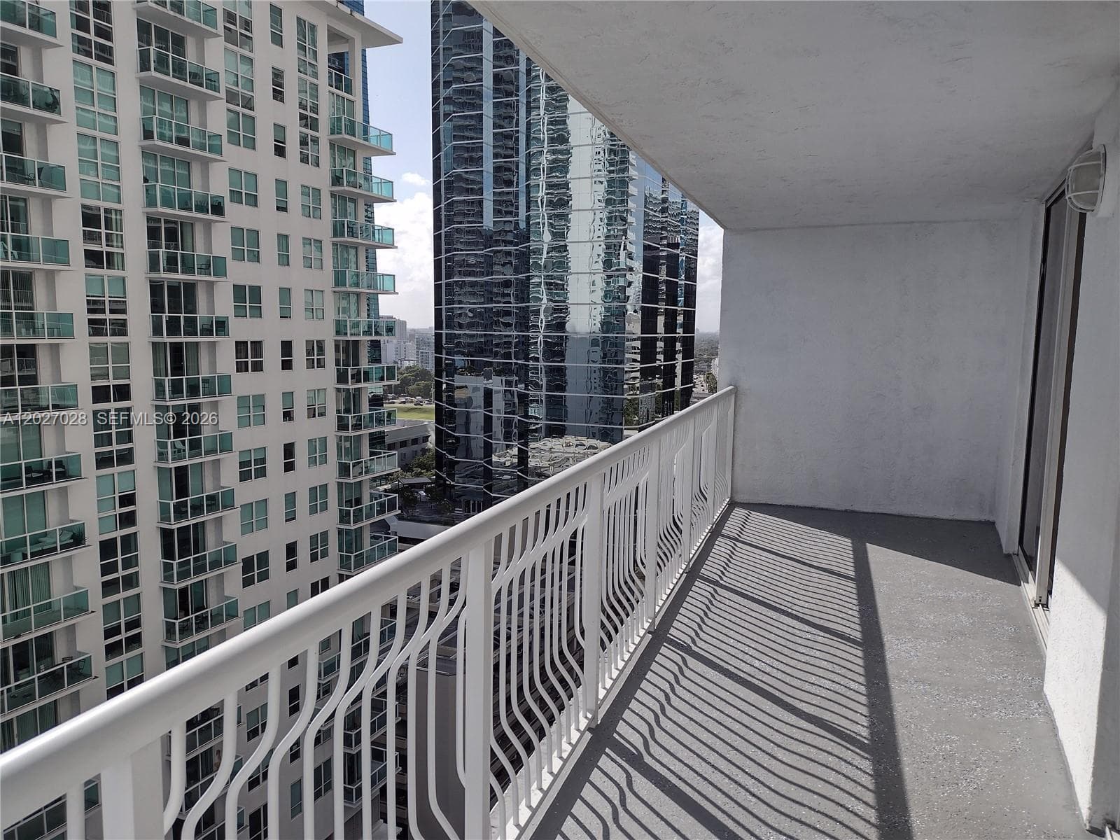 1200 Brickell Bay Dr # 2005, Miami FL 33131 — 2