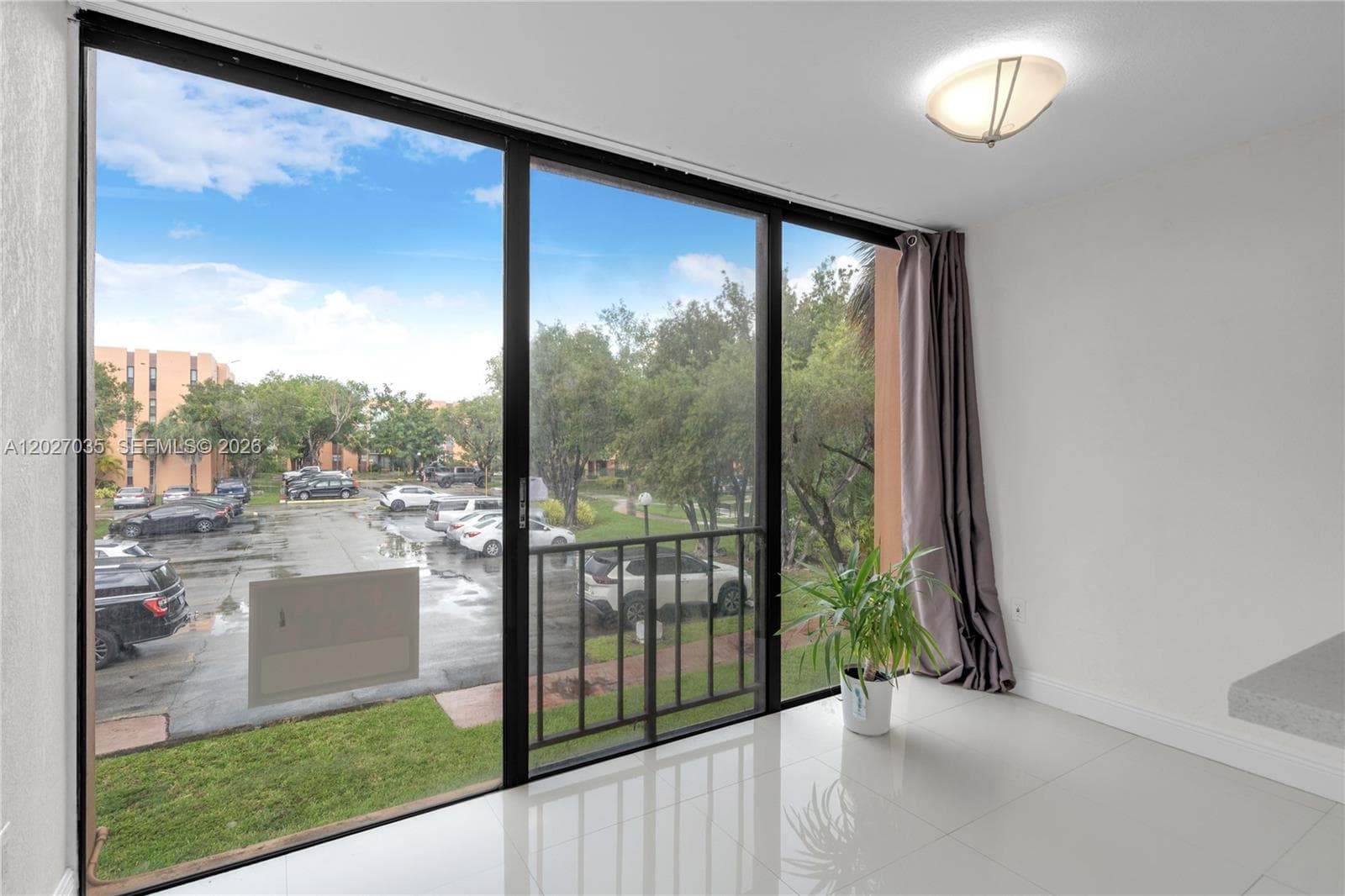 9440 W Flagler St # 208, Miami FL 33174 — 17